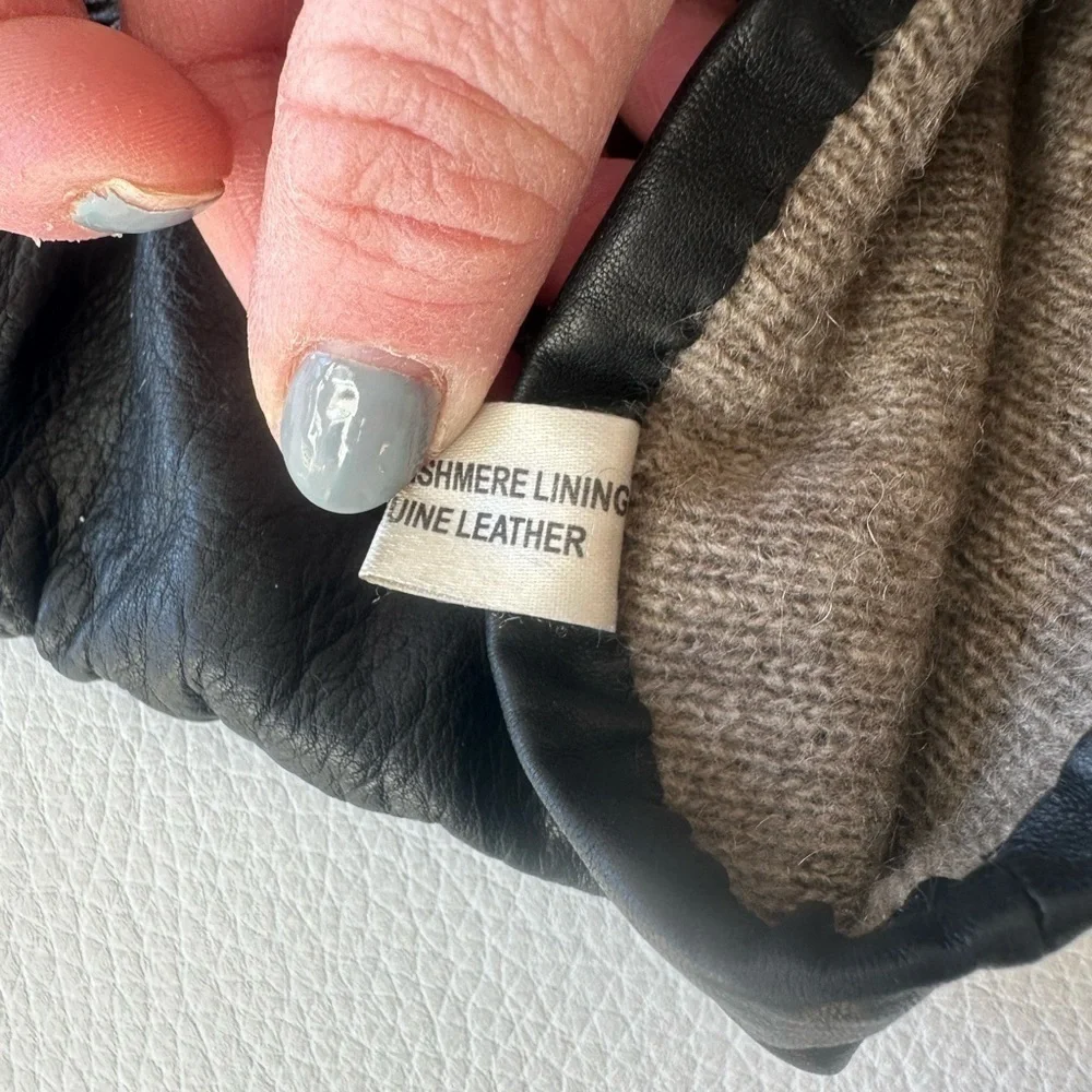 Saks Fifth Avenue Womens Cashmere lined leather gloves